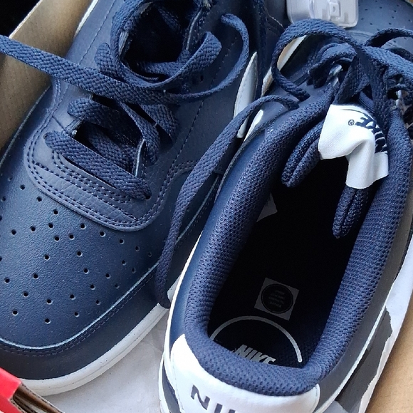 Brand New Mens Nike Court Vision Low shoes Midnight Navy And White - Picture 2 of 6